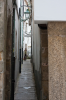 Santiago de Compostela: Durch diese enge Gasse muss sie kommen