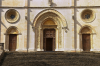 Italien, Umbrien, Todi: Das Portal der gotischen Kathedrale Santa Maria Assunta aus dem 12. Jh.