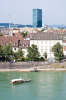 Basel: Rheinfhre mit Messeturm