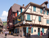 Frankreich, Elsass, Ribeauvill: Ein hbsches Fachwerkhaus in der Grand' Rue