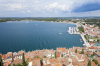Kroatien, Istrien, Rovinj: Der Blick auf Altstadt und Nordhafen vom Kirchturm der Heiligen Euphemia