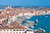 Venedig, Veneto, Italien: Herrlicher Ausblick vom Campanile auf die Uferpromenade Riva Degli Schiavoni