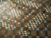 Lichtreflexe auf dem kunstvollen Fliesenboden der Medersa Bou Inania, Mekns, Marokko
