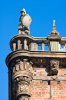 Bremen: Eine Kriegerfigur auf dem Bremer Rathaus