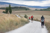 Spanien, Region Navarra: Pilgerkarawane beim Aufstieg zum Alto del Perdn