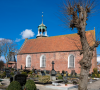 Ditzum: Die Ditzumer Kirche aus dem 13. Jahrhundert