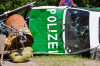 Wendland, Meuchefitz: Ein demolierter Polizeiwagen