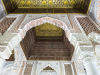 Die goldverzierte Decke im Raum der zwlf Sulen, ein architektonisches Meisterwerk der Saaditengrber aus dem frhen 17. Jahrhundert, Marrakesch, Marokko