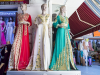 Drei Kleiderpuppen in der Medina von  Casablanca werben für marokkanische Mode, Marokko