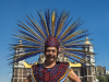 Tag von Guadalupe: Indio mit kunstvoll arrangiertem, federnen Kopfschmuck, Mexico City, Mexiko